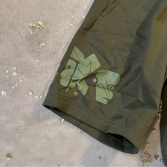 NWT NIKE XS Sportswear Club Fleece Graphic Cotton Short Olive Green Logo - Picture 8 of 10
